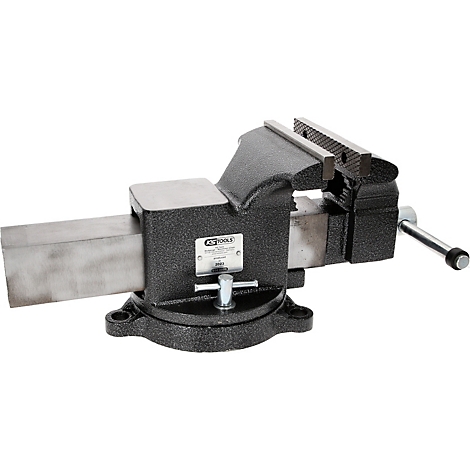 Schraubstock in Schwarz, mit Griff und Klemmen. Auf dem Schraubstock ist ein Herstellerlogo angebracht.